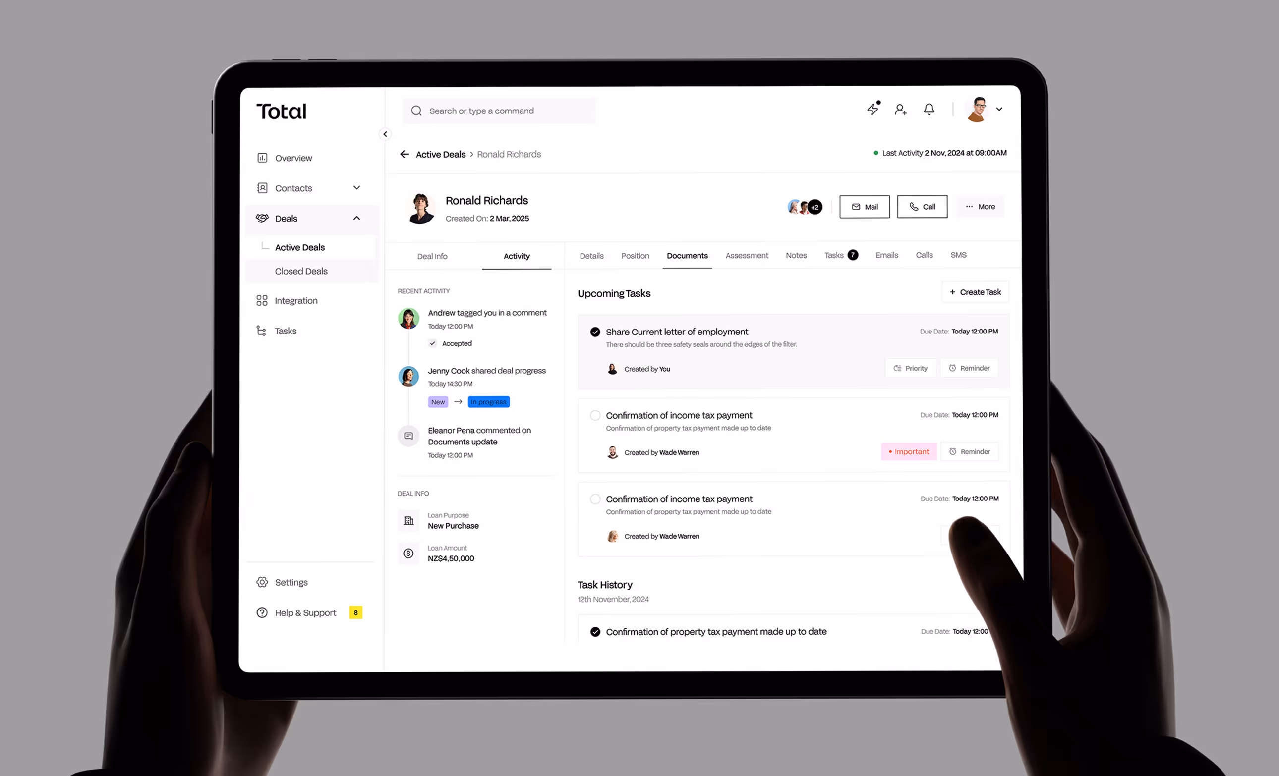Financial Services Platform Design Focused on User Experience and Performance